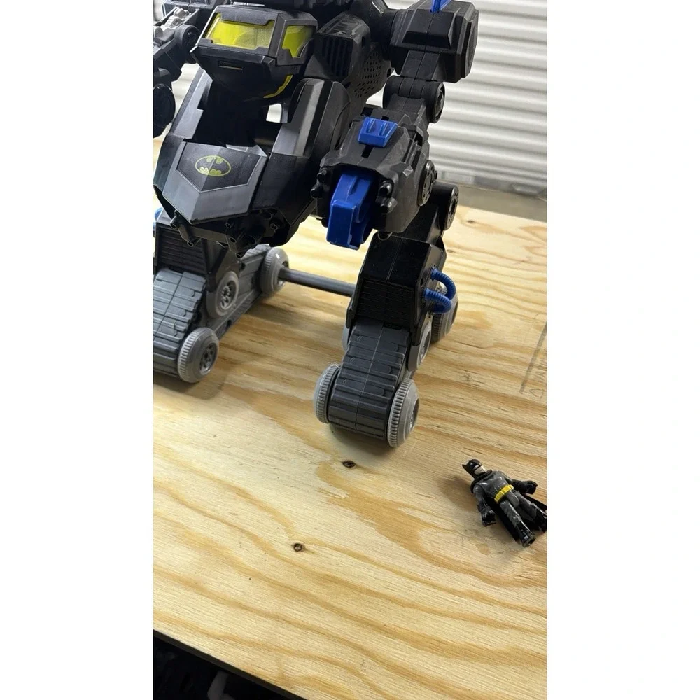 Fisher Price Imaginext DC Super Friends Batbot Xtreme RC Lights Sounds Batman